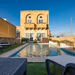 Ajuga Luxury Boutique Alojamento de Acomodação e Pequeno-almoço 4*