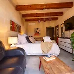 Alojamento de Acomodação e Pequeno-almoço Ajuga Luxury Boutique