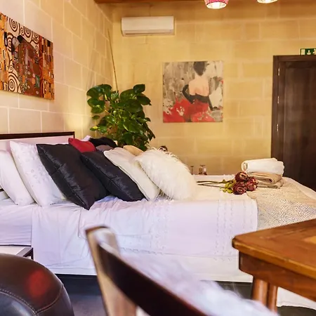 Ajuga Luxury Boutique Bed & Breakfast *