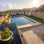 Ajuga Luxury Boutique 4*