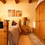Bed and Breakfast Ajuga Luxury Boutique Qala