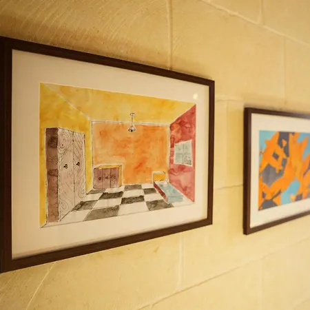 Ajuga Luxury Boutique לינה וארוחת בוקר 4*