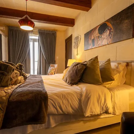 Ajuga Luxury Boutique 4*
