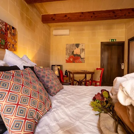 Ajuga Luxury Boutique 4* 加拉