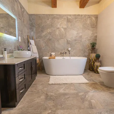 Ajuga Luxury Boutique 4*