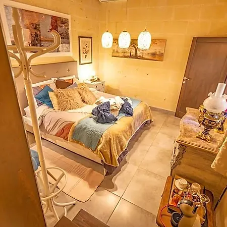 Ajuga Luxury Boutique Couette-café 4*