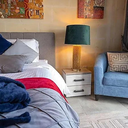 Ajuga Luxury Boutique 4*