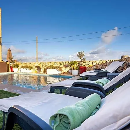 Ajuga Luxury Boutique 4*