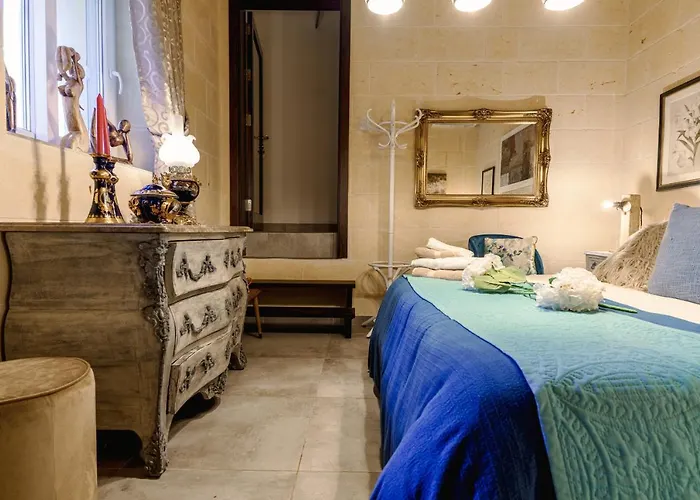 Ajuga Luxury Boutique Кала